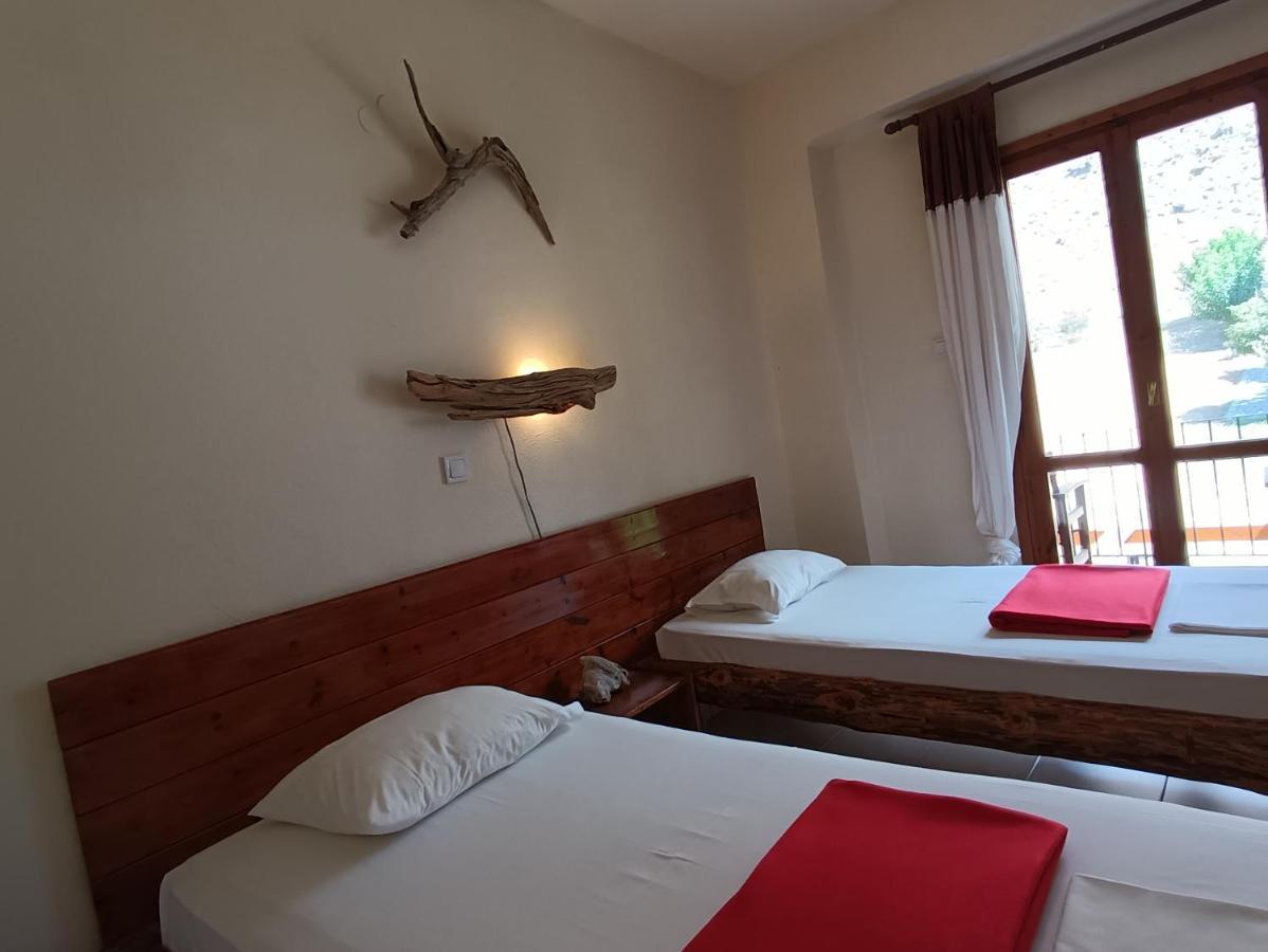 Pachnes Bed And Breakfast Ayia Roumeli Exteriör bild
